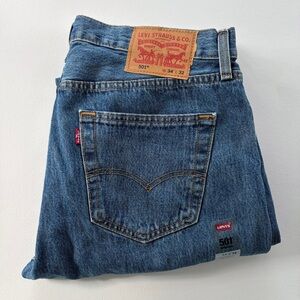Levi’s 501 Original Fit Jeans 34x32 Straight Leg Button Fly NEW